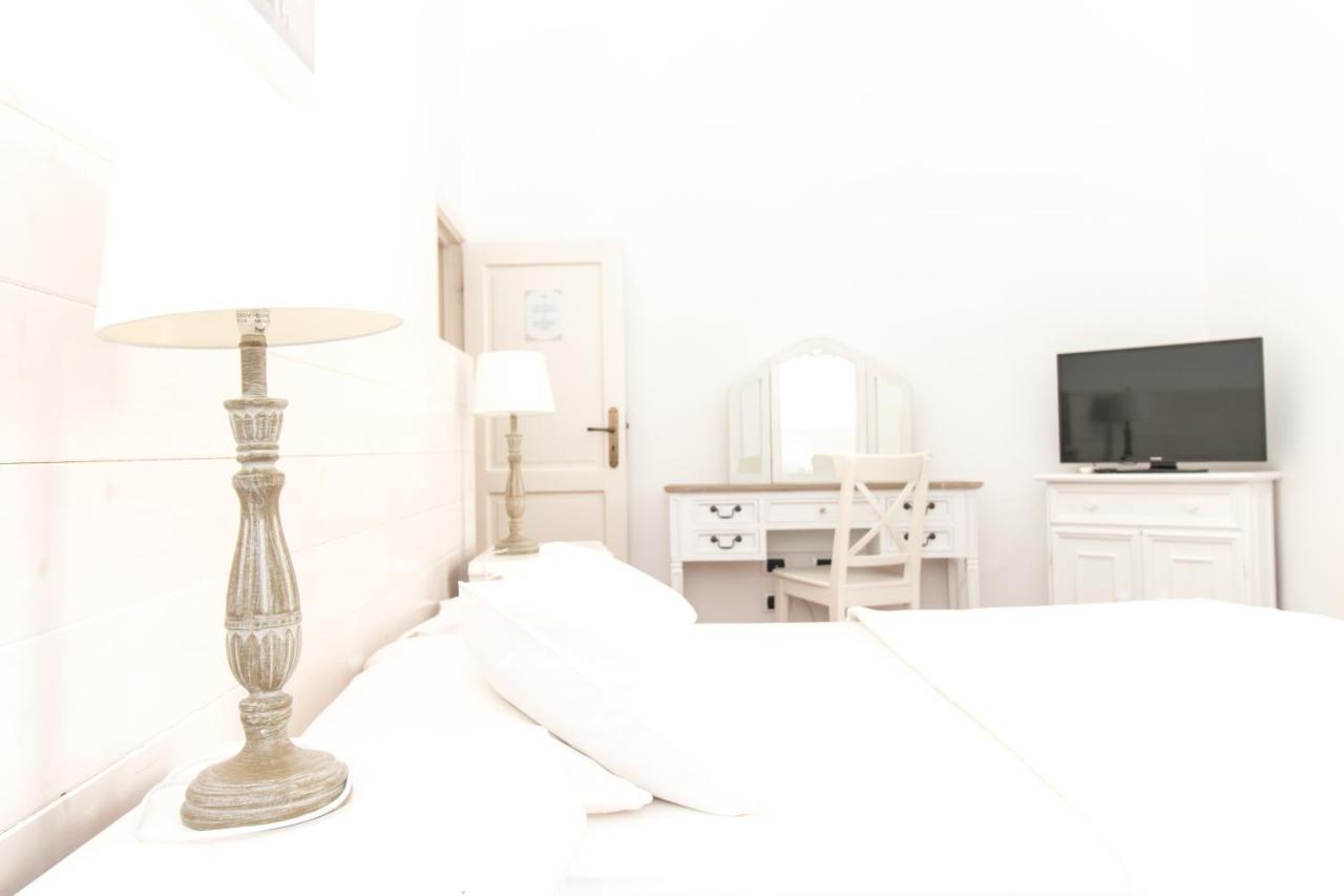 And So Bed & Breakfast เลชเช ภายนอก รูปภาพ